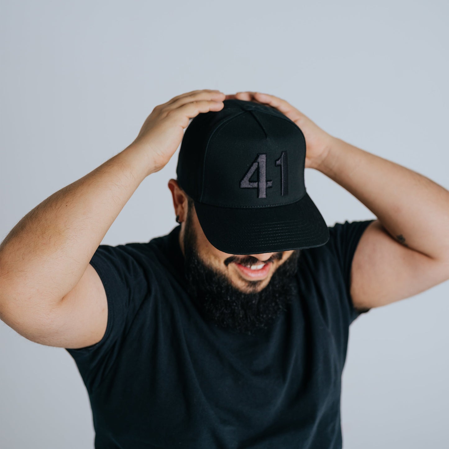 "41" Black/Black